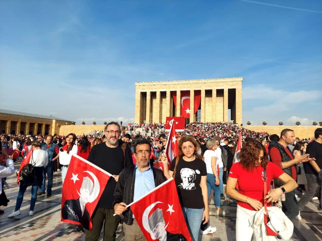 Birlik ve Dayanışma Sendikasından 100.Yıla Yakışır Birlik ve Kutlama