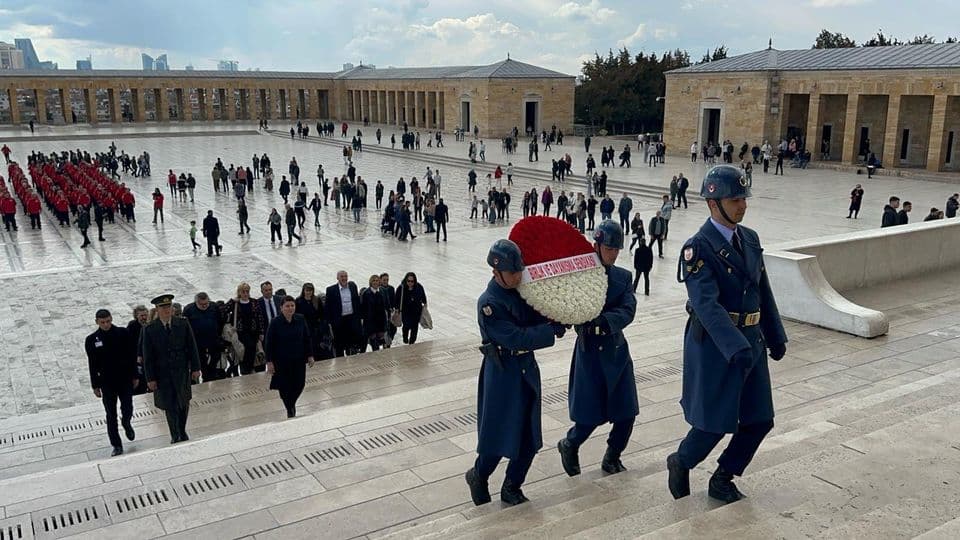 14 Mart Tıp Bayramı ve Sendikamızın 10. kuruluş yıldönümünü Ata’mızın huzurunda kutladık.