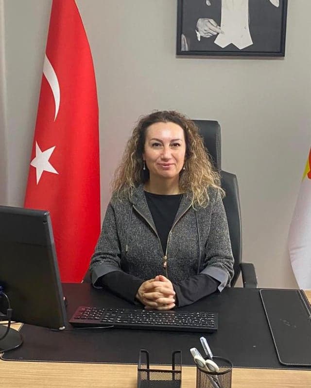 Dr. Özlem Sezen